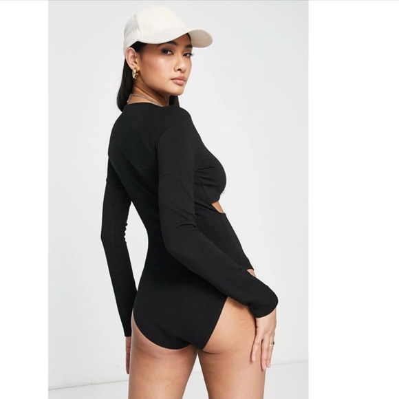 TOPSHOP: O-ring Cutout Long Sleeve Bodysuit In Black (NWT) - Picture 2 of 4